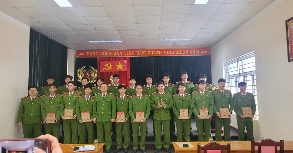 Phòng Cảnh sát PCCC và CNCH: Ấm áp Lễ gặp mặt, chia tay 20 chiến sĩ nghĩa vụ hoàn thành nhiệm vụ