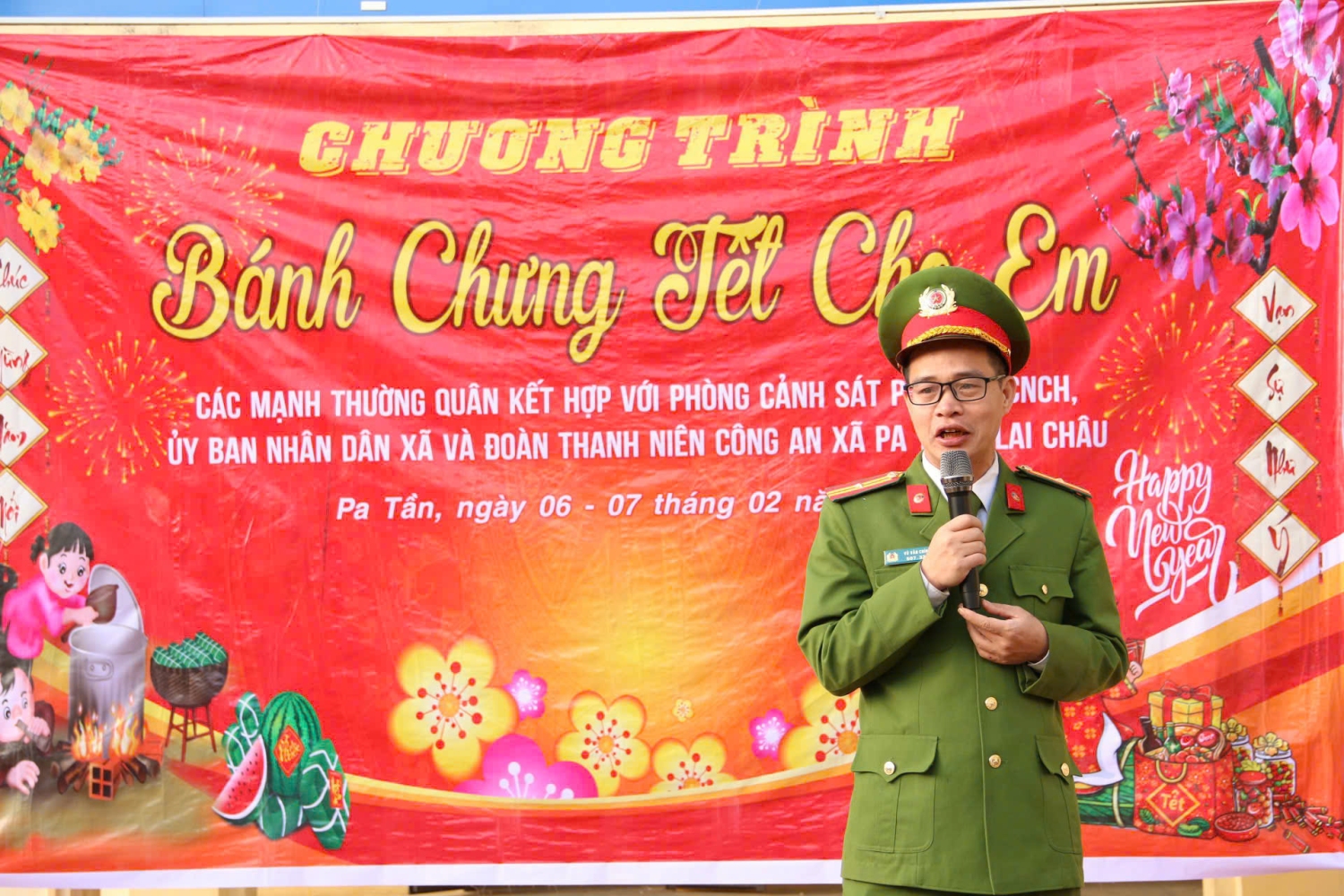 Chương trình “BÁNH CHƯNG TẾT CHO EM” tổ chức tại bản Nậm Ô, xã Pa Tần