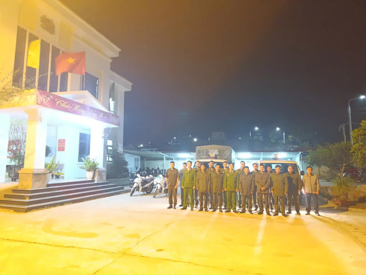 Công an xã Mường Than tiến hành tuần tra ban đêm trên địa bàn   đảm bảo ANTT