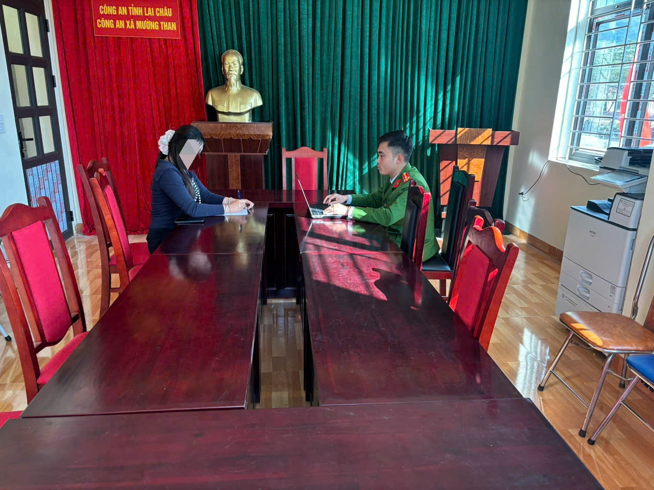 Lò Thị L làm việc tại cơ quan Công an