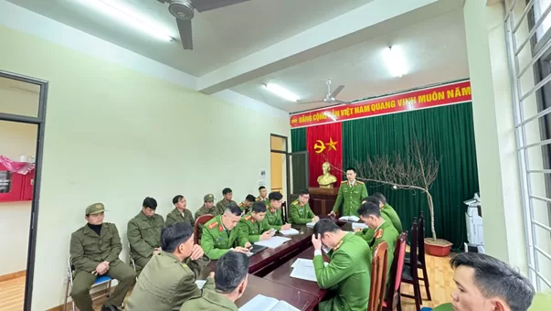 Công an xã Pắc Ta tổ chức giao ban định kỳ với lực lượng tham gia bảo vệ an ninh, trật tự ở cơ sở