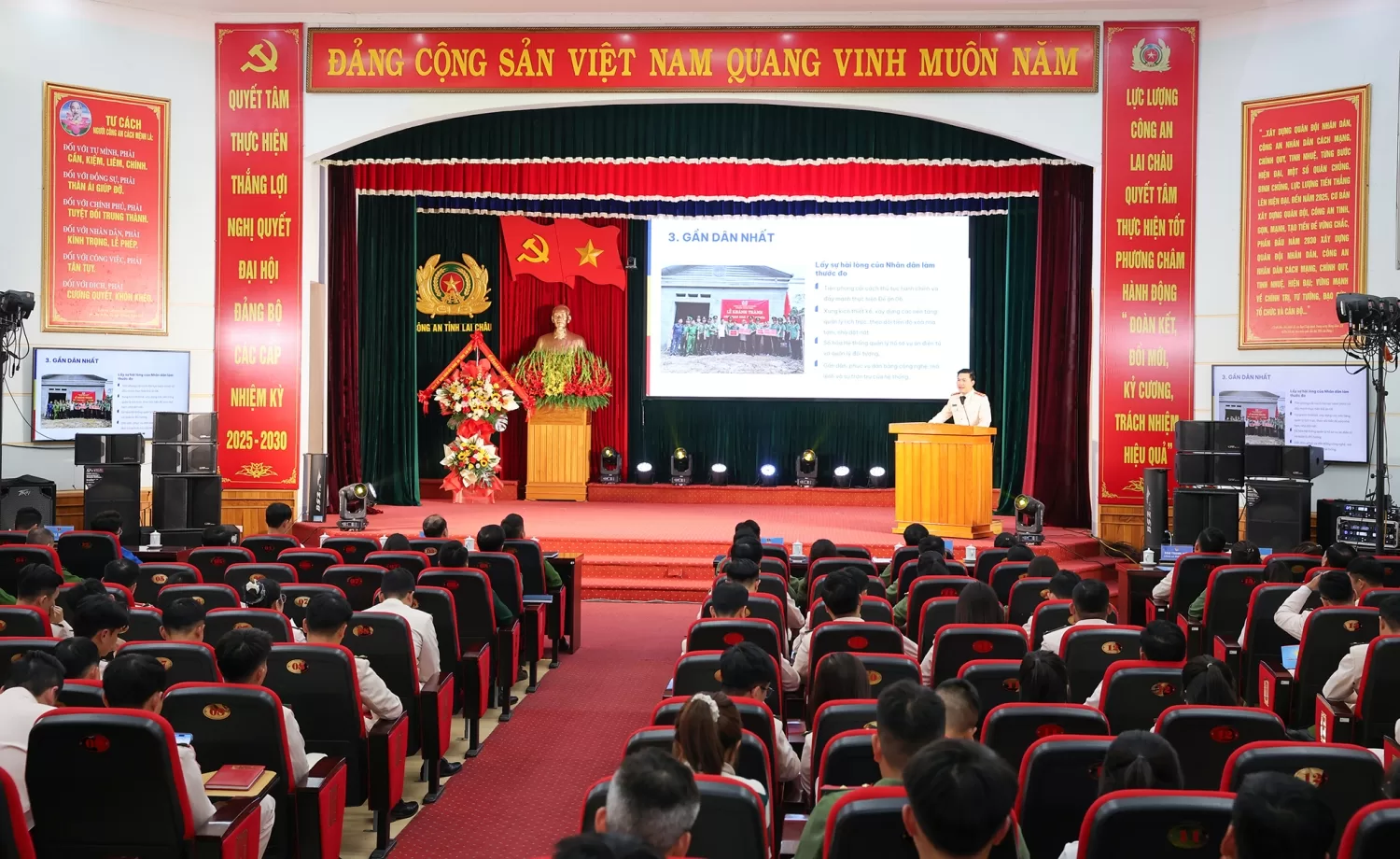 Quang cảnh buổi sinh hoạt