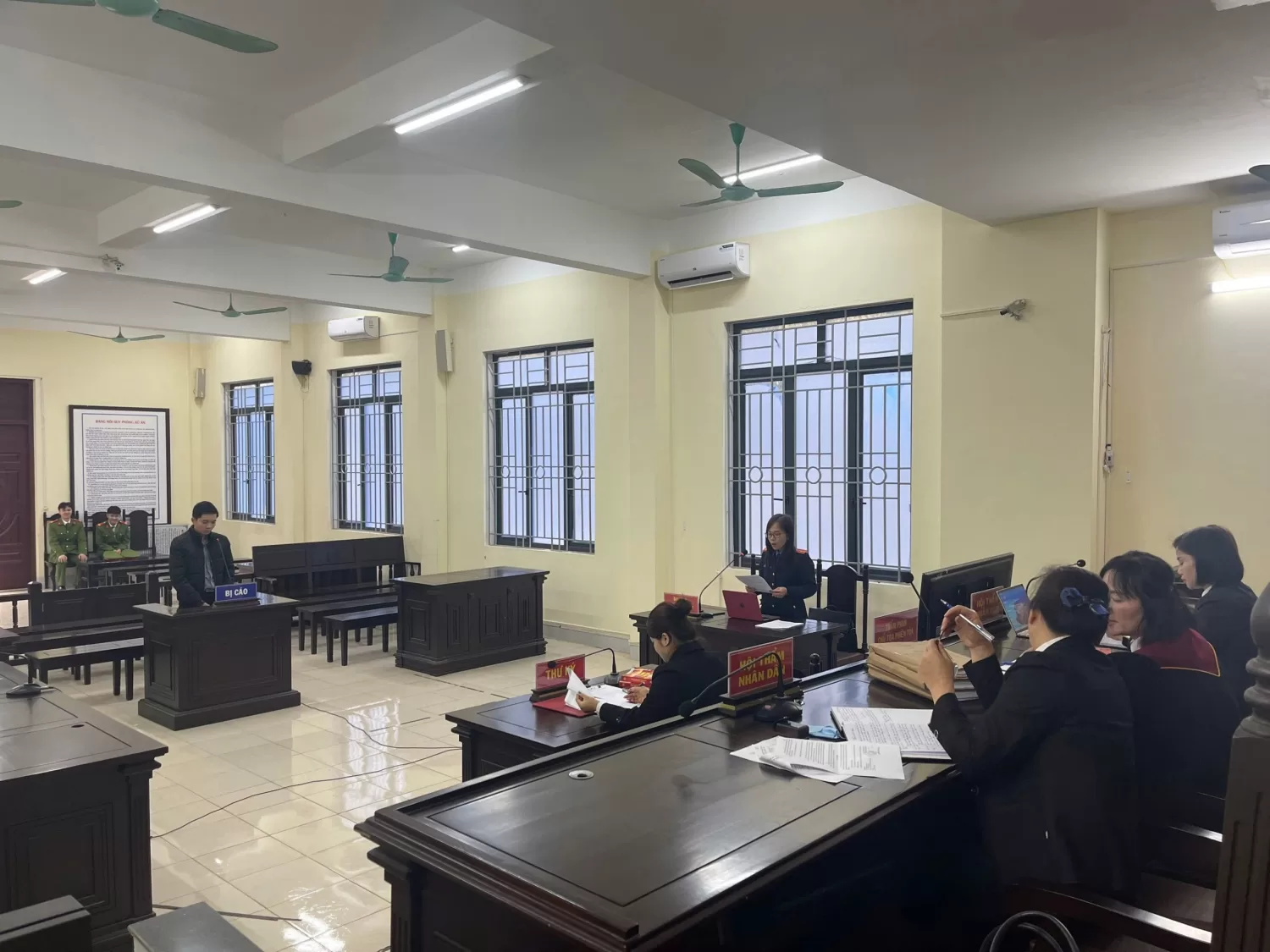 CẢNH BÁO HÀNH VI LỢI DỤNG MẠNG XÃ HỘI ĐỂ XÚC PHẠM UY TÍN LÃNH ĐẠO ĐẢNG, NHÀ NƯỚC