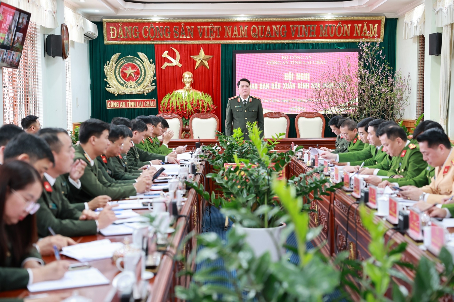 Thiếu tướng Nguyễn Viết Giang - Giám đốc Công an tỉnh phát biểu tại Hội nghị