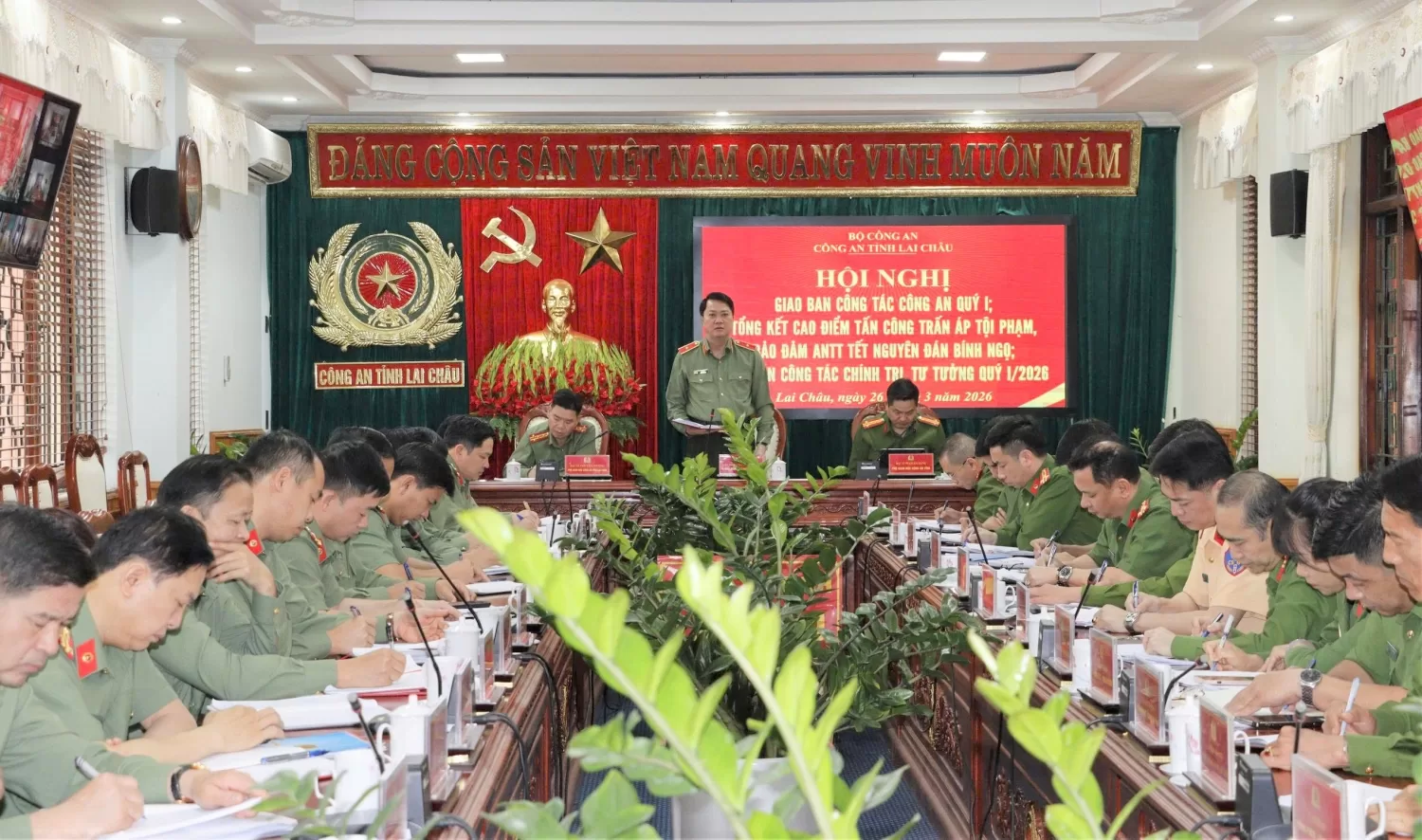 Thiếu tướng Nguyễn Viết Giang - Ủy viên BTV Tỉnh ủy, Giám đốc Công an tỉnh phát biểu chỉ đạo tại hội nghị