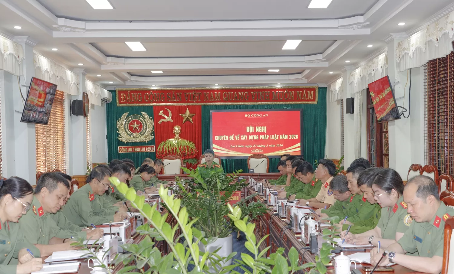 Đại tá Lê Anh Hưng chủ trì tại điểm cầu Công an tỉnh Lai Châu