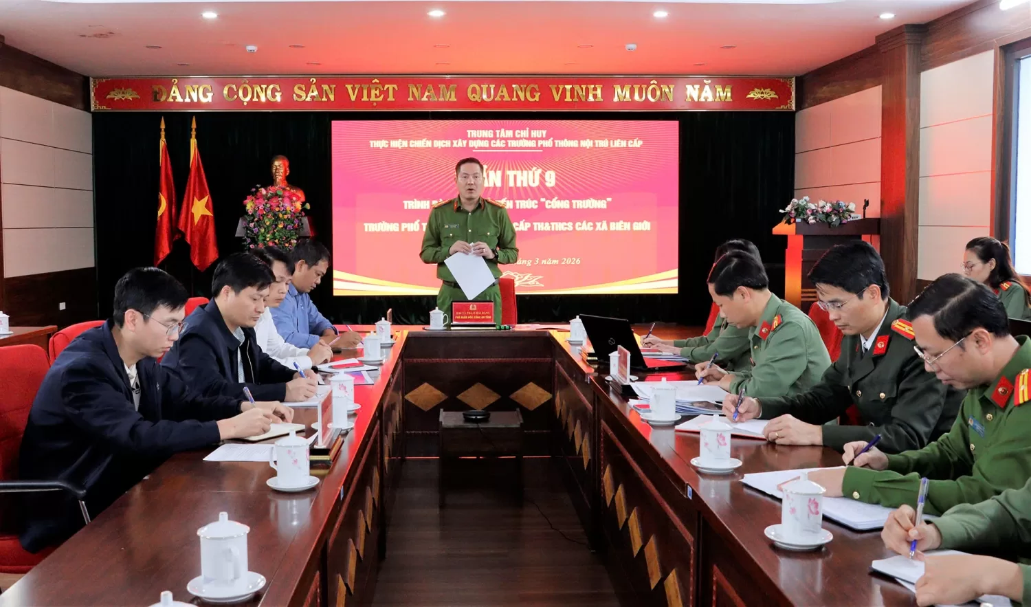 Hội nghị được tổ chức trực tiếp kết hợp với trực tuyến đến các điểm cầu