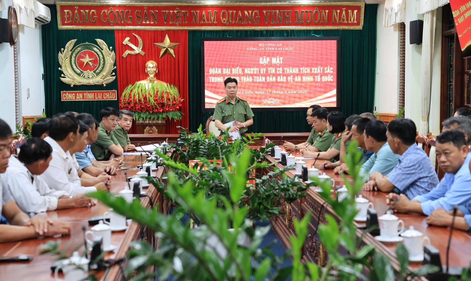 Đại tá Tao Văn Trường - Phó Giám đốc Công an tỉnh phát biểu tại buổi gặp mặt