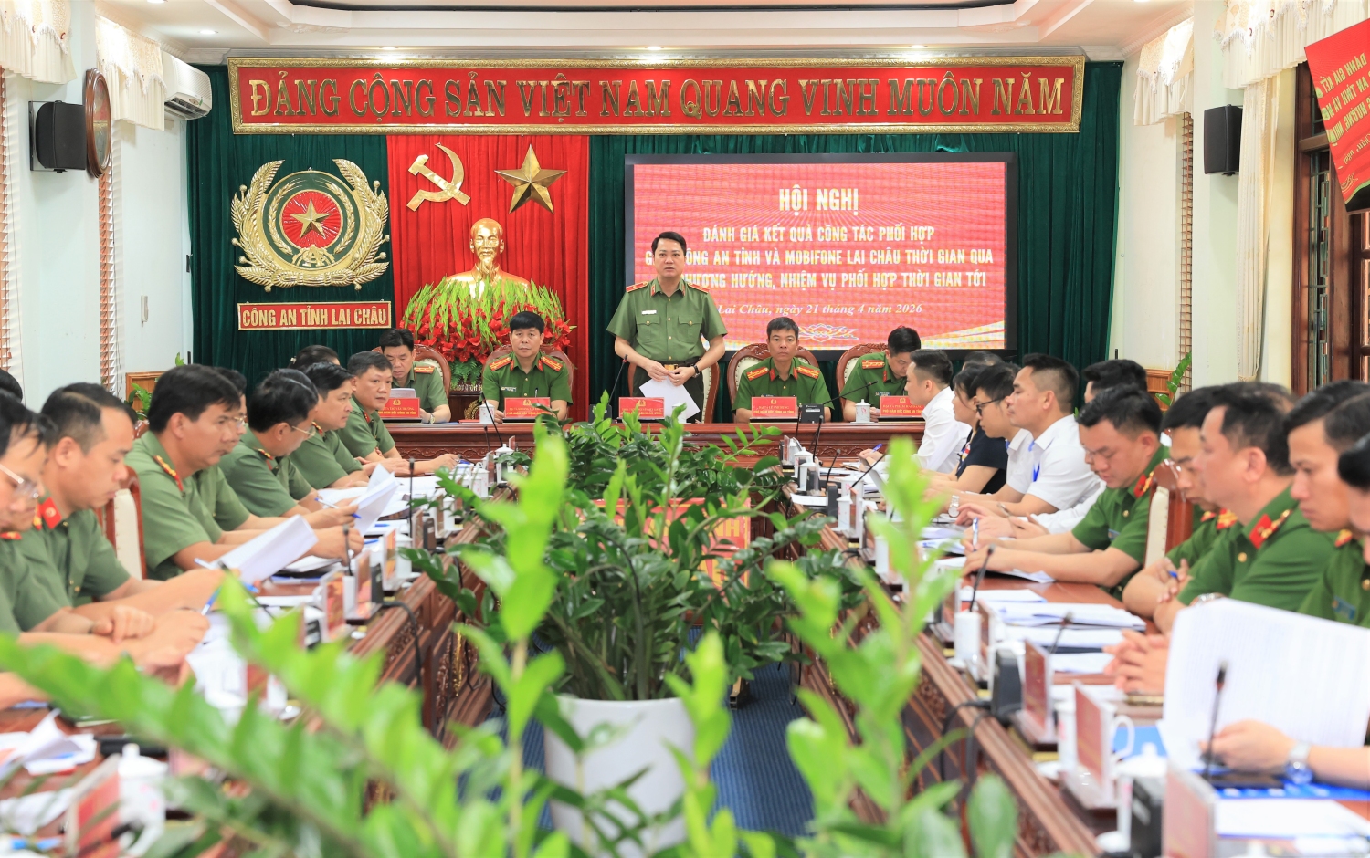 Thiếu tướng Nguyễn Viết Giang - Giám đốc Công an tỉnh phát biểu chỉ đạo tại hội nghị.