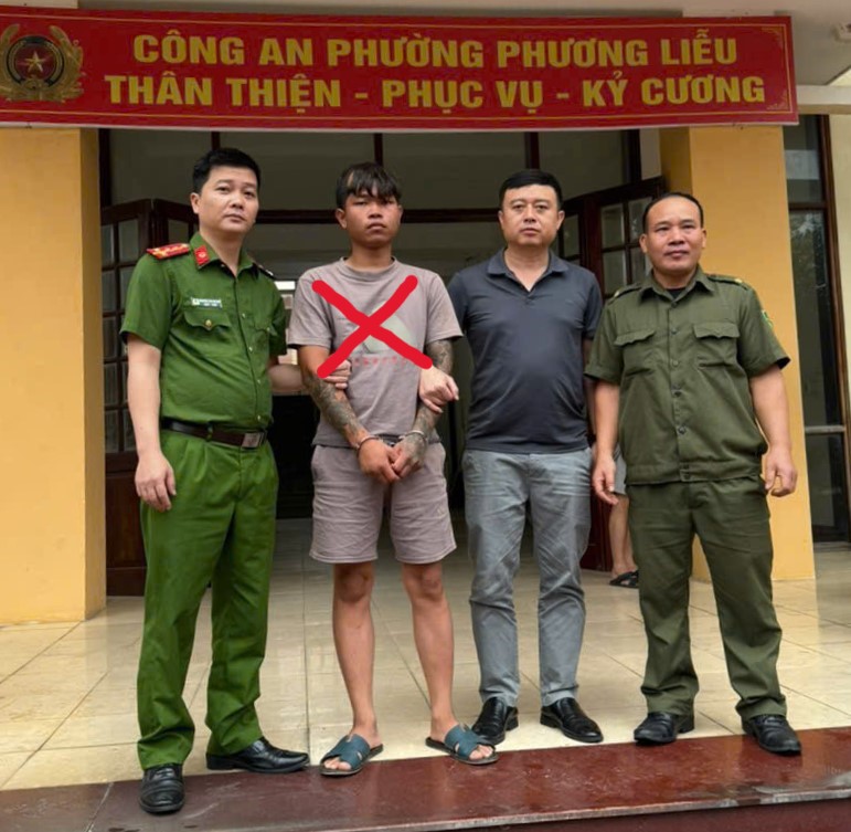 Lực lượng chức năng bắt giữ đối tượng Lò Văn Ngoan (X)