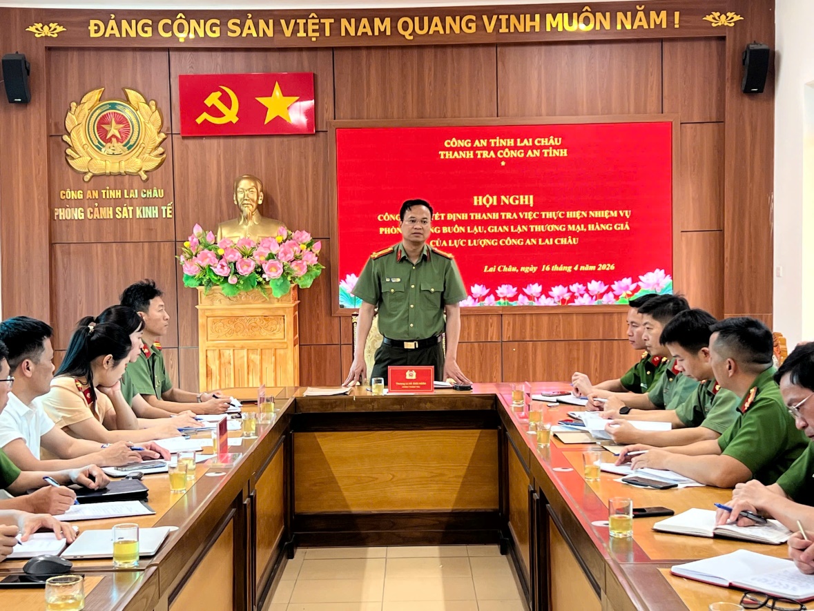 Đồng chí Thượng tá Hà Thái Hoàn - Chánh Thanh tra Công an tỉnh phát biểu chỉ đạo