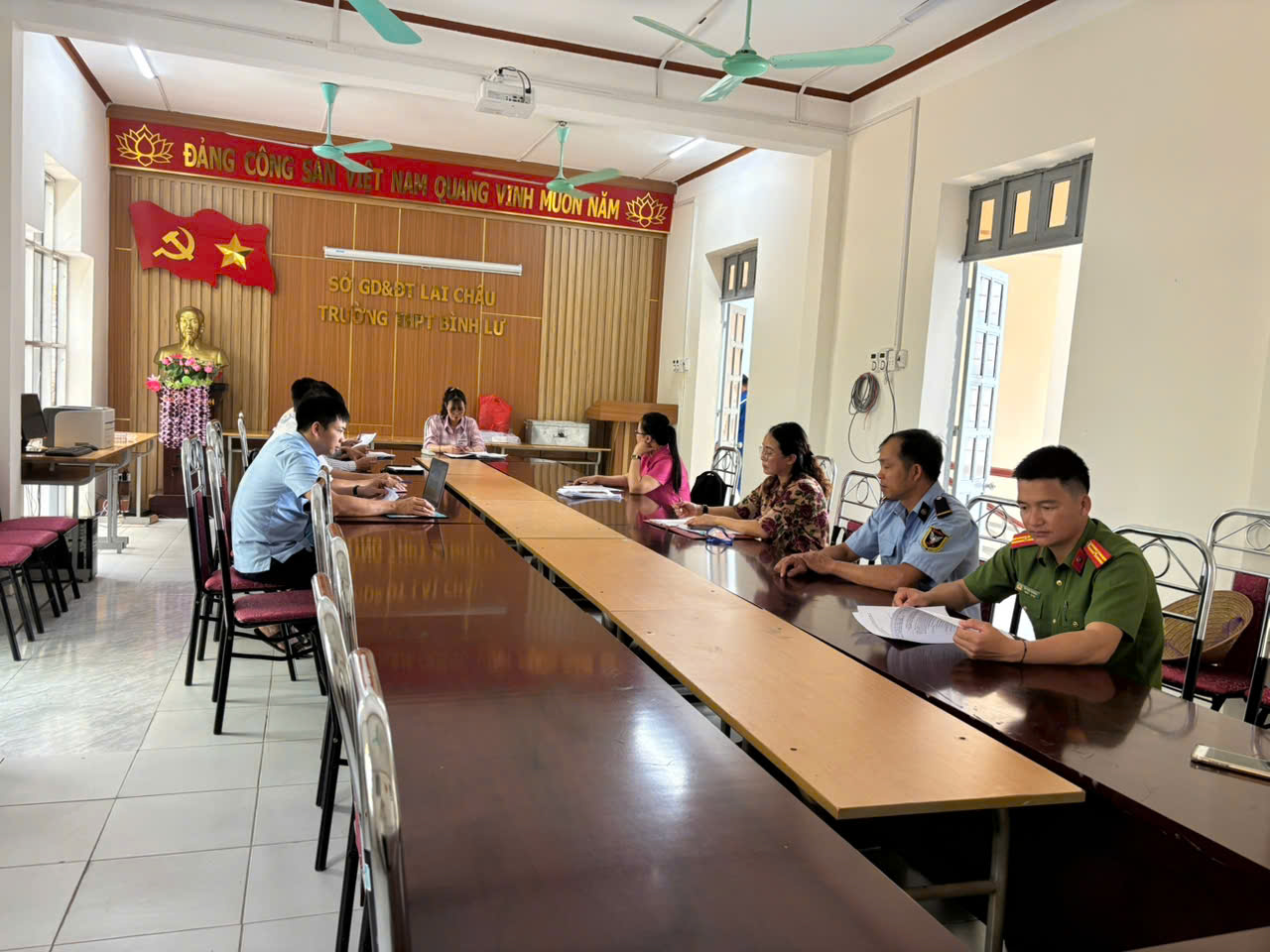 Lực lượng Công an xã tham gia xã xây dựng phương án đảm bảo ANTT trước, trong và sau kỳ thi