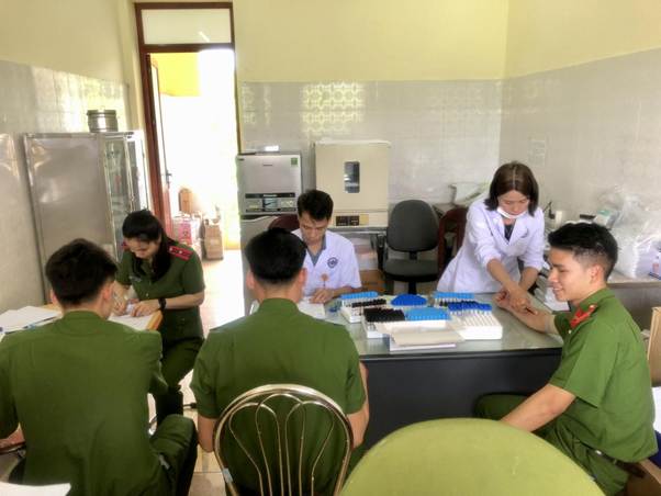 Các chiến sĩ được kiểm tra sức khỏe bảo đảm yêu cầu dự tuyển