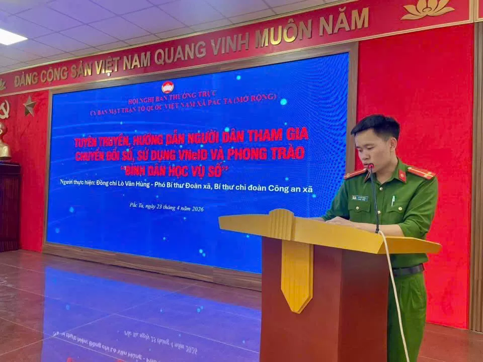 Đoàn viên Công an xã tuyên truyền lồng ghép trong các Hội nghị