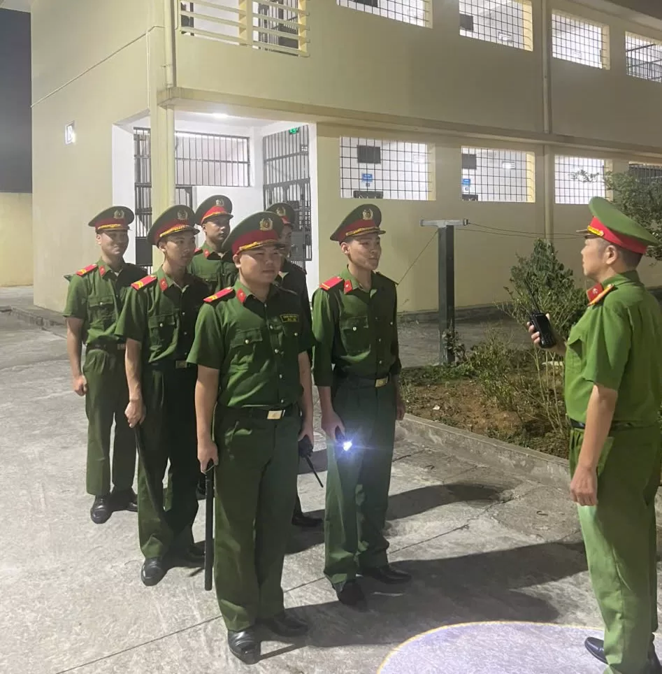 Phân trại tạm giam Phong Thổ thực hiện các phương án đảm bảo an toàn tuyệt đối cơ sở giam giữ trong dịp kỷ niệm 51 năm ngày giải giải phóng miền nam 30/4 và ngày Quốc tế lao động 01/5.