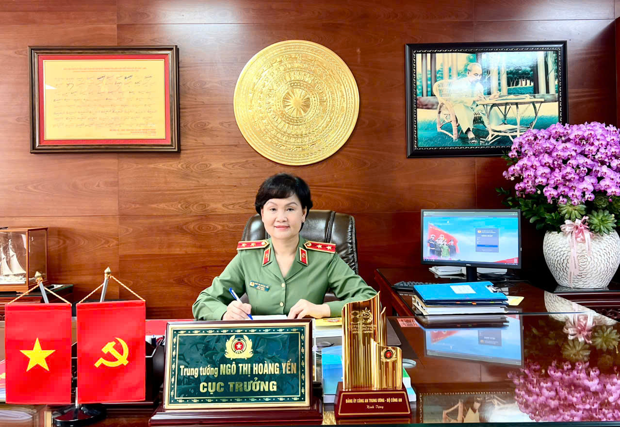 Trung tướng Ngô Thị Hoàng Yến, Cục trưởng Cục Hồ sơ nghiệp vụ, Bộ Công an đã trao đổi, thông tin về những điểm mới nổi bật của Luật số 107/2025/QH15.