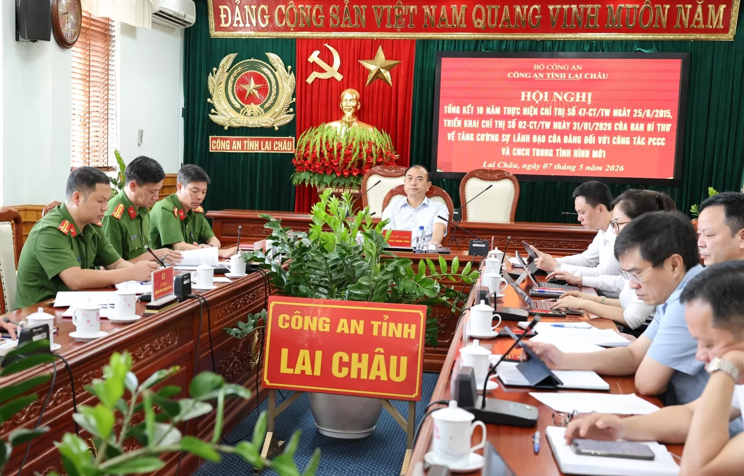 Đồng chí Nguyễn Sỹ Cảnh - Phó Chủ tịch UBND tỉnh Lai Châu dự và chủ trì tại điểm cầu Lai Châu