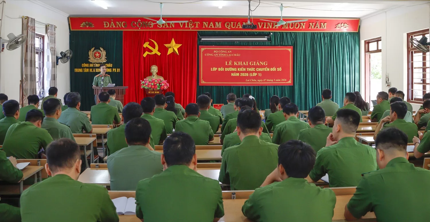 Khai giảng lớp bồi dưỡng kiến thức chuyển đổi số năm 2026  cho cán bộ chiến sĩ Công an Lai Châu