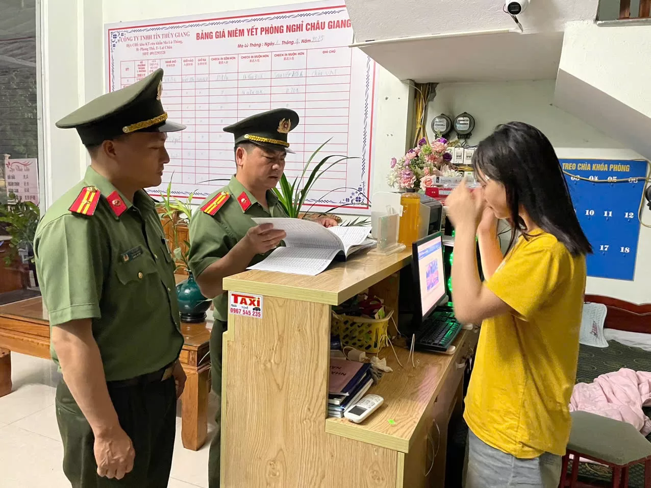 Tăng cường Công tác kiểm tra hoạt động lưu trú của người nước ngoài tại các nhà nghỉ  khu kinh tế cửa khẩu Ma Lù Thàng, tỉnh lại Châu