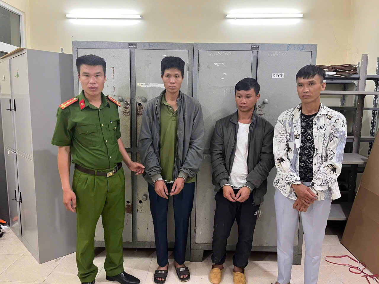 Các đối tượng bị bắt giữ tại cơ quan Công an.