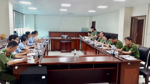 Đoàn kiểm tra làm việc tại Ngân hàng Thương mại cổ phần Công thương Việt Nam chi nhánh Lai Châu (Viettinbank)