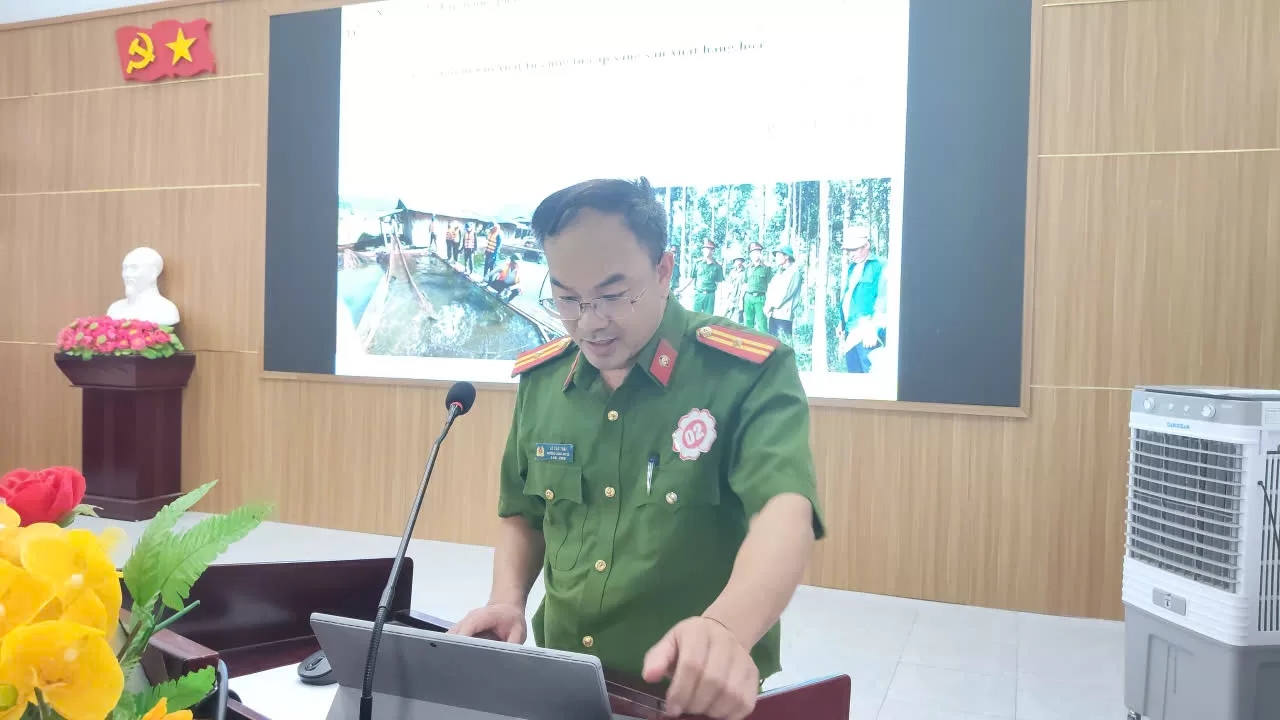 Đồng chí Lò Văn Trái – Bí thư chi bộ, trưởng Công an xã tham dự hội thi