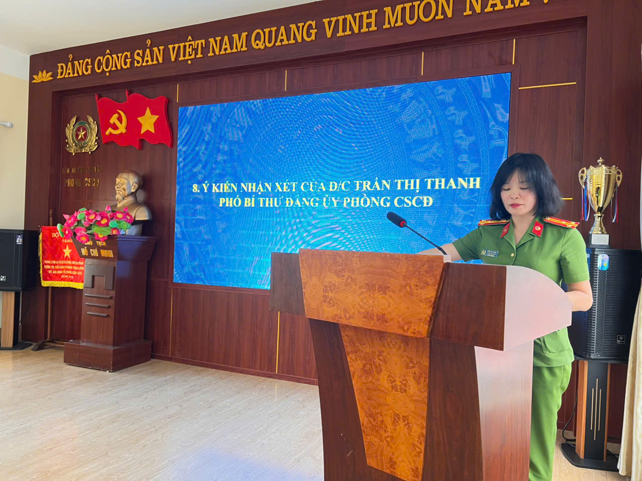 /c Trần Thị Thanh - P. Bí thư Đảng uỷ, Chủ nhiệm UBKT  phát biểu chỉ đạo