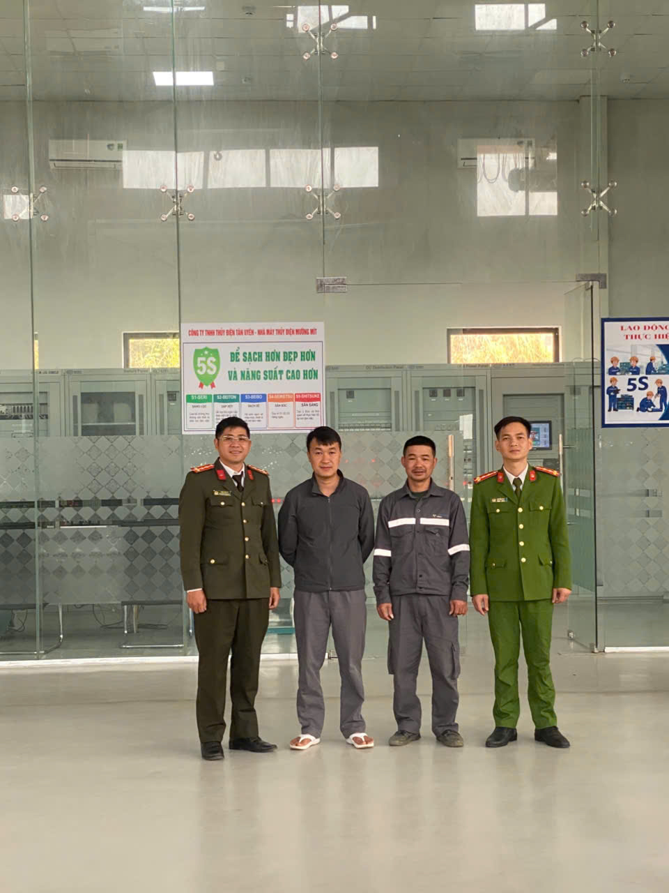 Phối hợp kiểm tra, nhắc nhở an toàn tại khu vực công trình và hành lang
