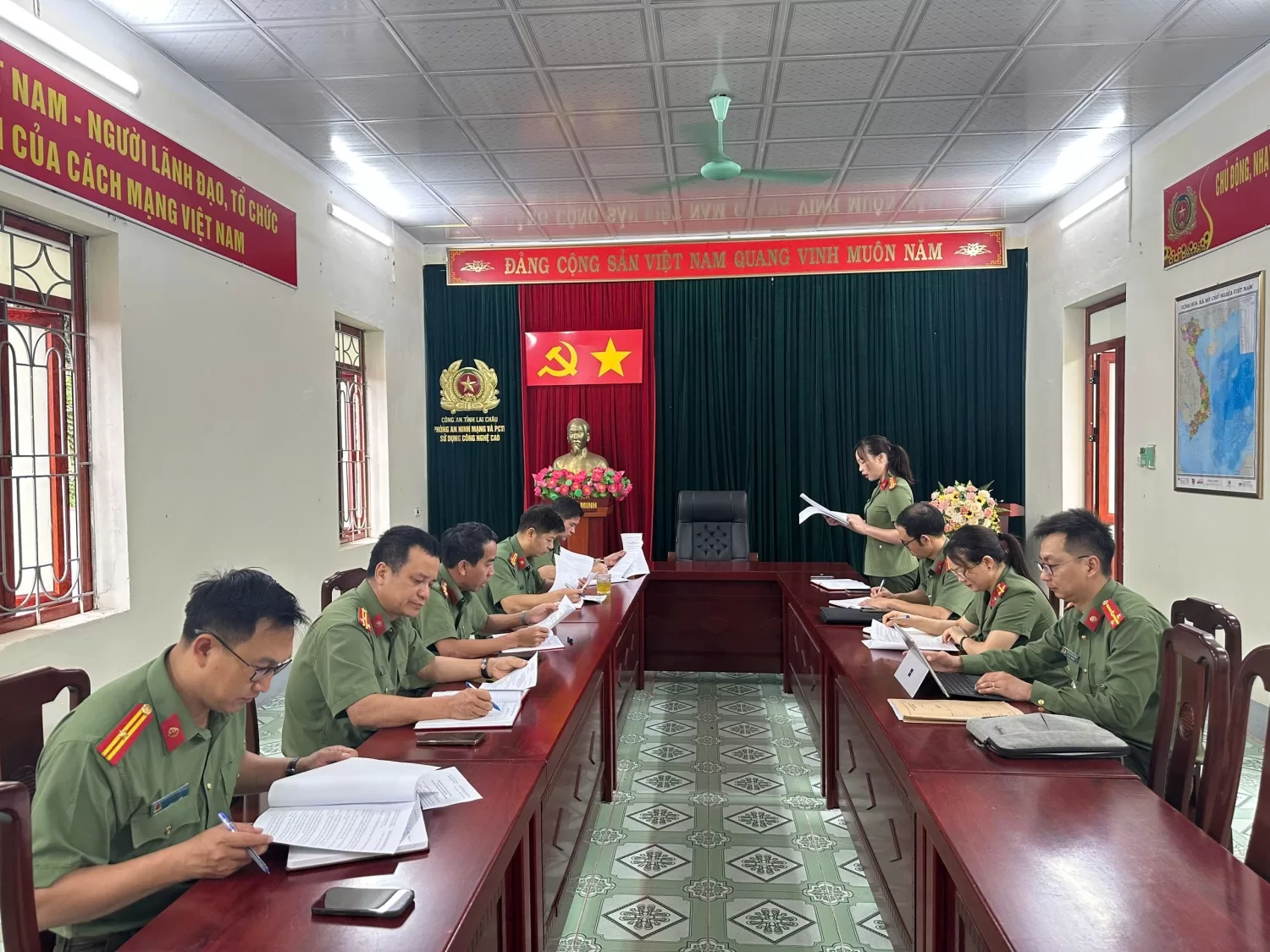 Đ/c Phó Trưởng đoàn thông qua Quyết định, Kế hoạch giám sát