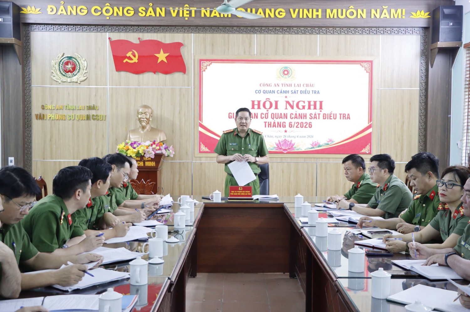 Đại tá Phạm Hải Đăng – Phó Giám đốc Công an tỉnh, Thủ trưởng Cơ quan Cảnh sát điều tra phát biểu tại Hội nghị