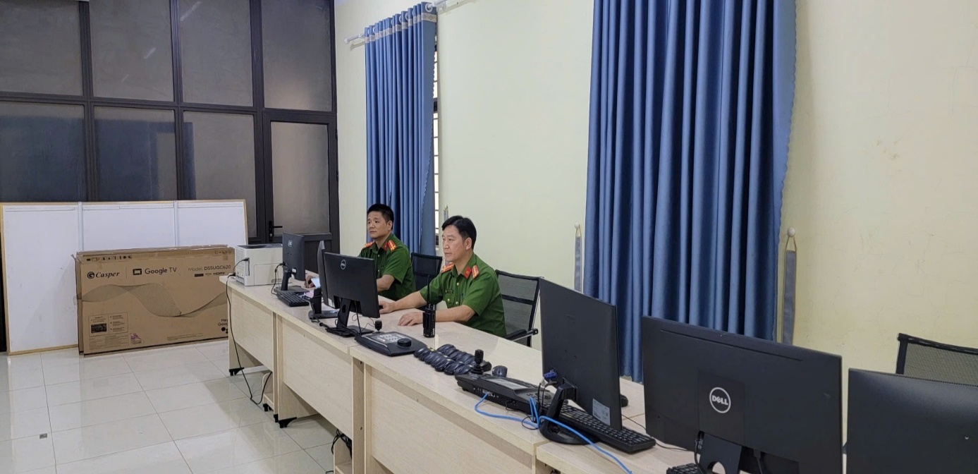 Hệ thống trang thiết bị công nghệ phục vụ công tác quản lý, điều hành và bảo đảm an ninh, an toàn cơ sở giam giữ.