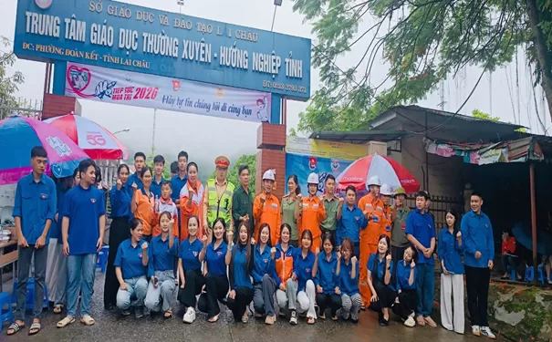 Tuổi trẻ Quản lý xuất nhập cảnh xung kích “tiếp sức mùa thi” năm 2026