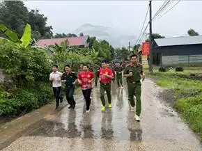Cán bộ, chiến sĩ Công an xã Mường Kim hưởng ứng phong trào