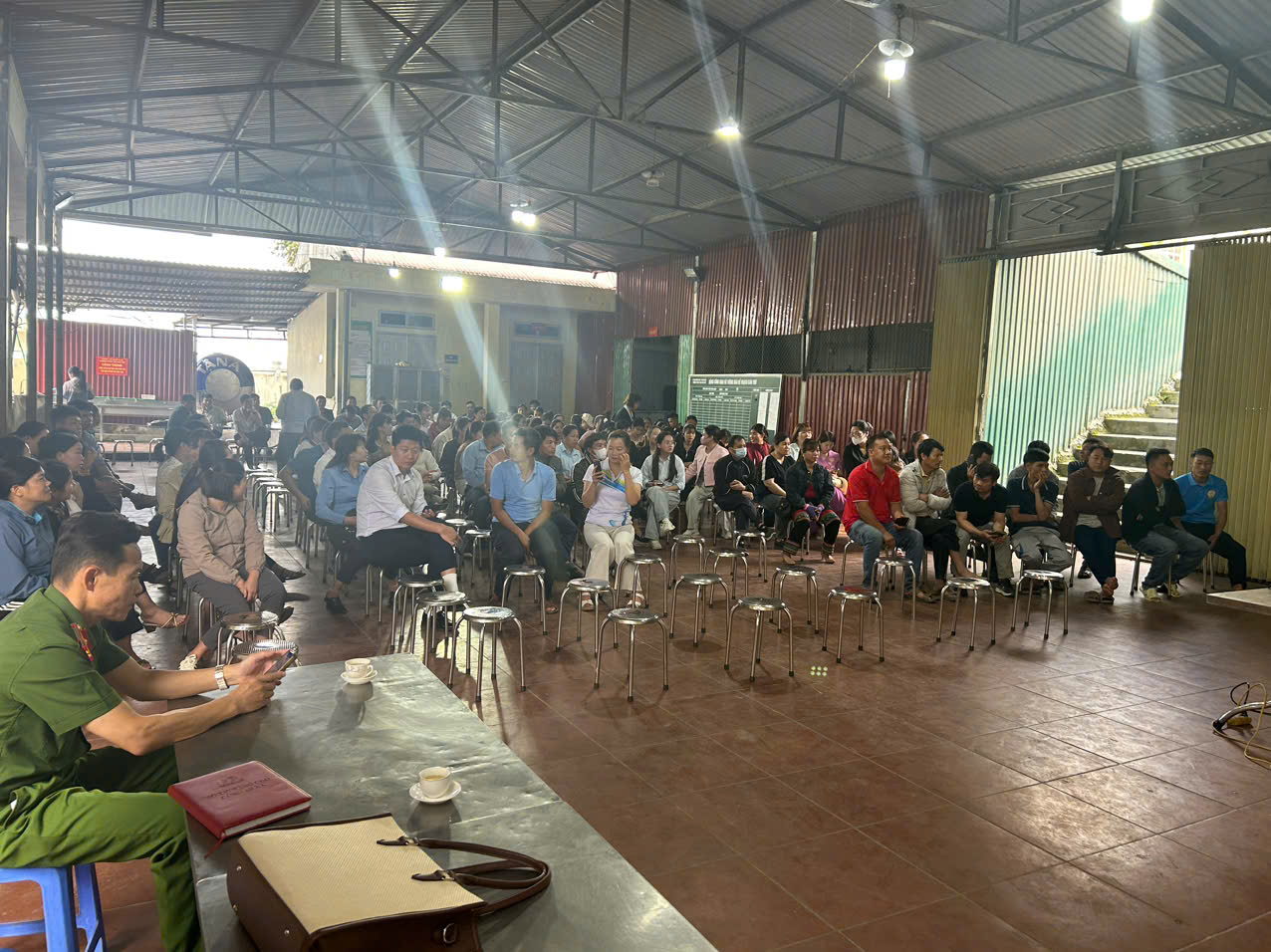 Đông đảo học viên tham dự buổi tập huấn nghiệp vụ về phòng cháy chữa cháy và cứu nạn cứu hộ