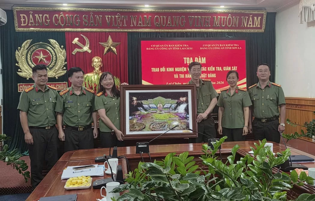 Toàn cảnh buổi công bố