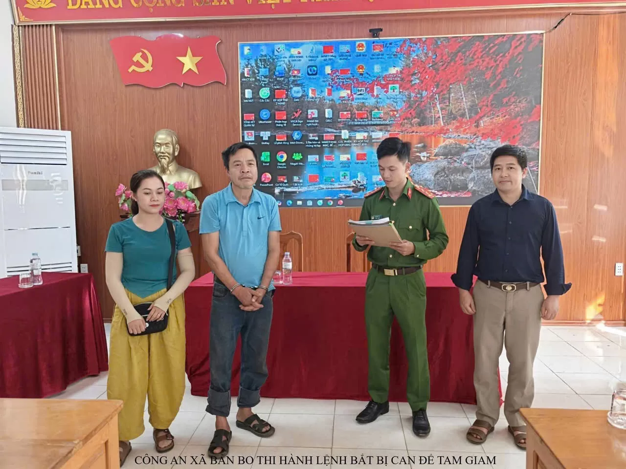 Lực lượng chức năng phối hợp kiểm tra việc chấp hành quy định về vệ sinh, an toàn thực phẩm tại các cơ sở kinh doanh trên địa bàn