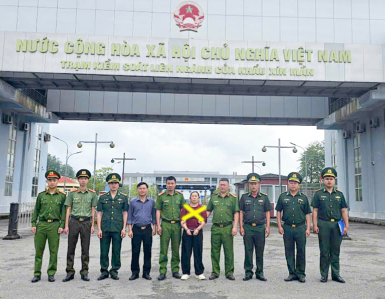Phòng Cảnh sát Điều tra tội phạm về ma túy Công an tỉnh Lai Châu phối hợp với Công an xã Xín Mần và Đồn Biên phòng cửa khẩu Xín Mần, tỉnh Tuyên Quang bắt giữ Sùng Thị So