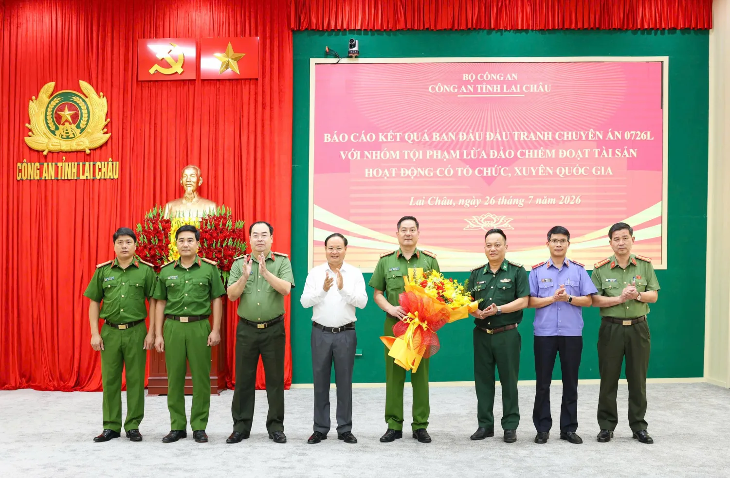 Bí thư Tỉnh ủy chúc mừng Ban Chuyên án triệt phá đường dây lừa đảo xuyên quốc gia
