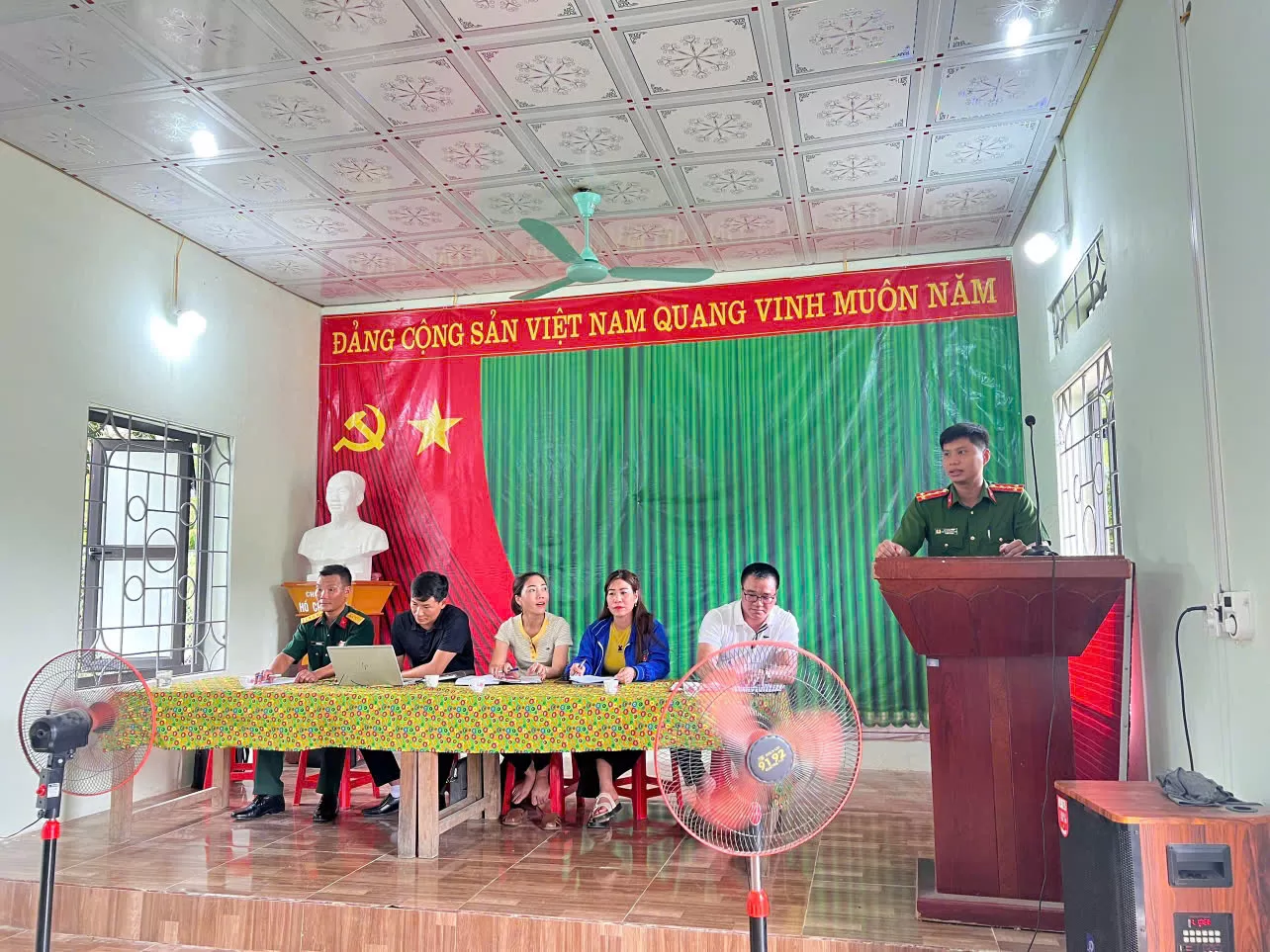 Hình ảnh 1868289063
