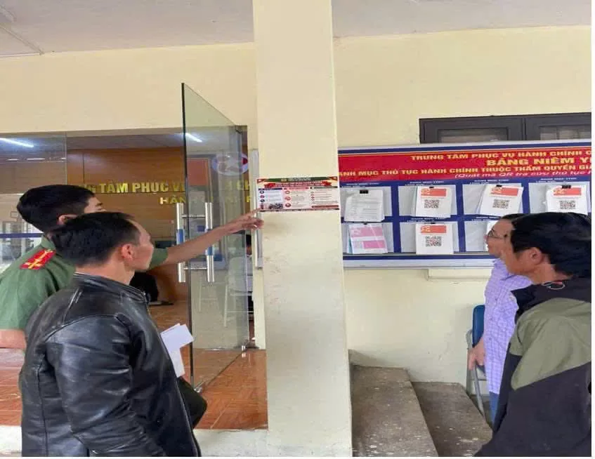 Công an xã Hồng Thu tăng cường công tác tuyên truyền, vận động người dân nâng cao cảnh giác, không để tổ chức Hội thánh Đức Chúa Trời xâm nhập vào địa bàn.