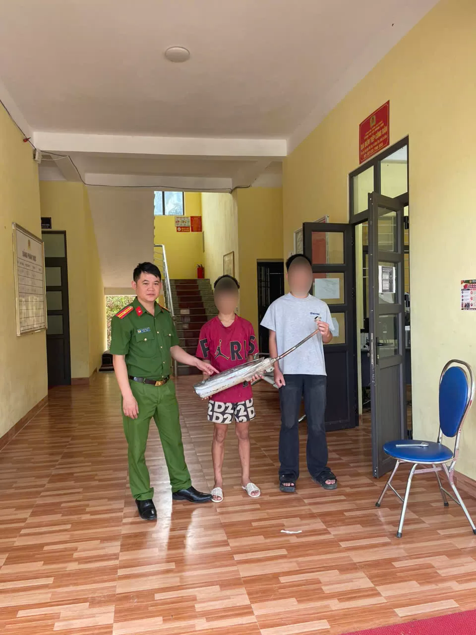 Công an xã Hồng Thu tăng cường tuyên truyền, vận động, rà soát thanh thiếu niên độ pô, pô tự chế.