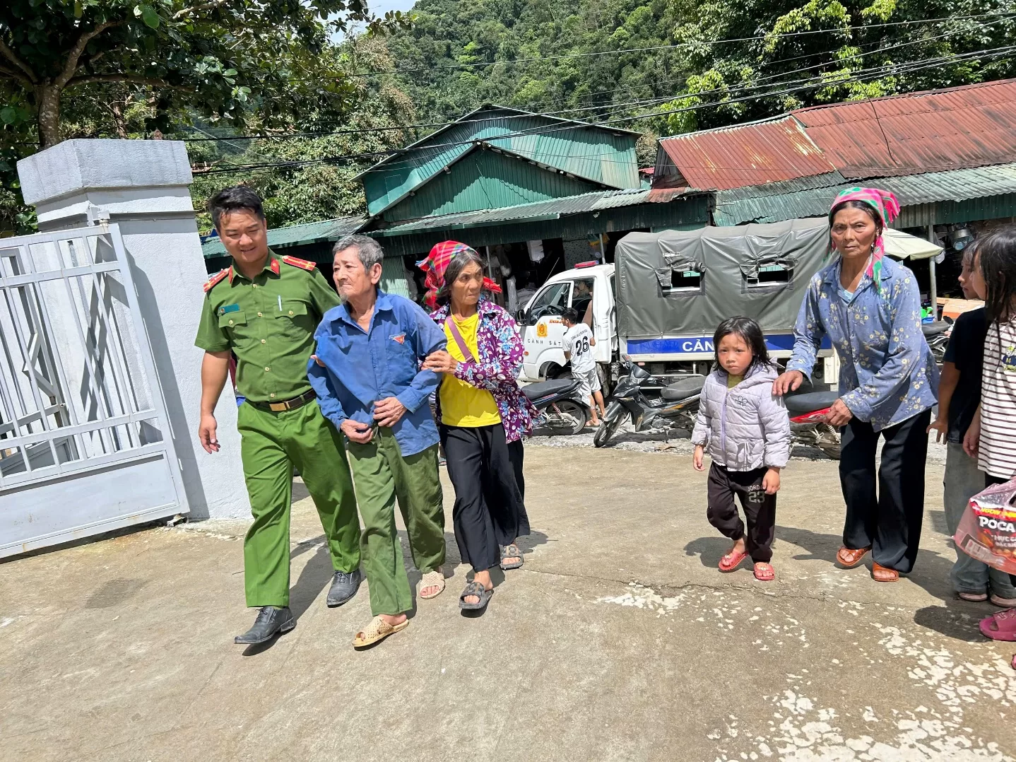 C:\Users\bumnu\OneDrive\Desktop\Lý Long\Viết tin bài\Tin bài tháng 14.7\1783745653717_999958163157121339_g4968722161164100655_94f2a0eab2fba76eb6184b494314423d.jpg