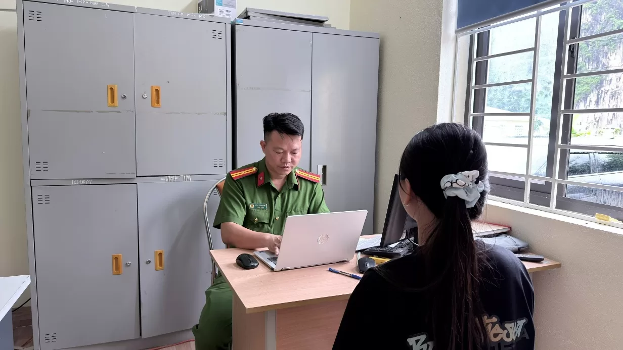 Công an xã Khoen On: Khẩn trương xác minh, làm rõ, nhằm lấy lại tài sản cho công dân bị lừa đảo trên mạng xã hội Facebook.