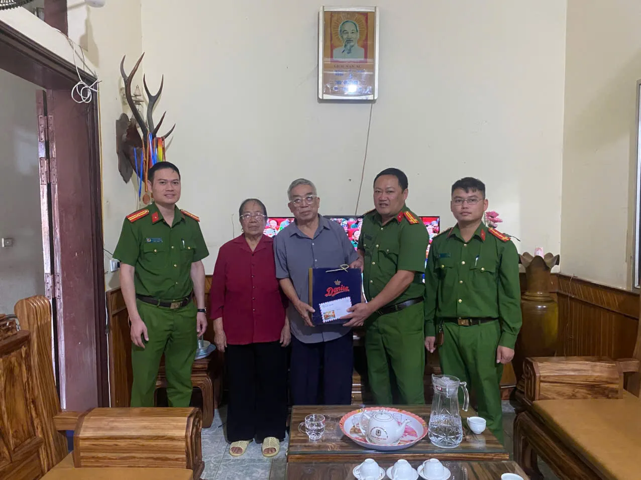 C:\Users\bumnu\OneDrive\Desktop\Lý Long\Viết tin bài\Tin bài tháng 23.7\1784800310543_2275211038855602616_6007907933072137803_01d09d14e12bded0446bd707fe63c6cb.jpg