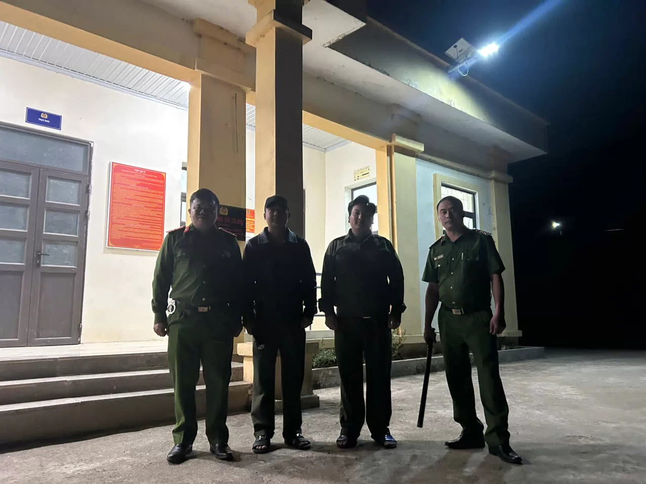 Công an xã Pa Ủ tuần tra kiểm soát giữ vững an ninh trật tự