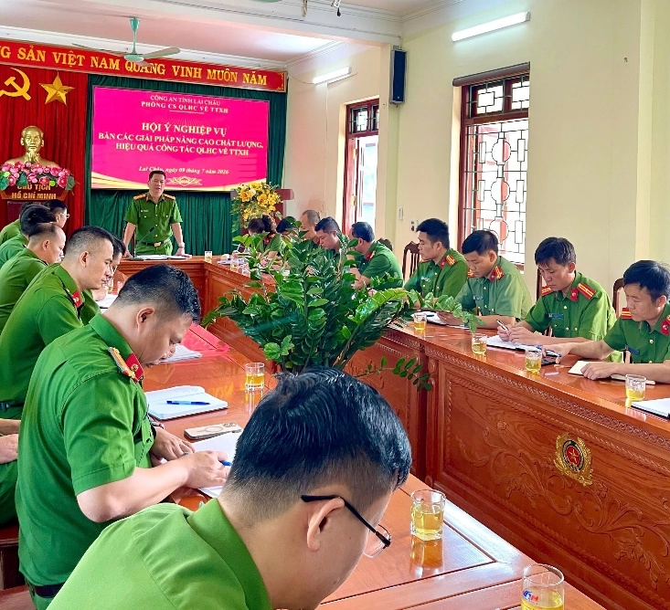 Tổ chức hội ý nghiệp vụ công tác cảnh sát quản lý hành chính về trật tự xã hội