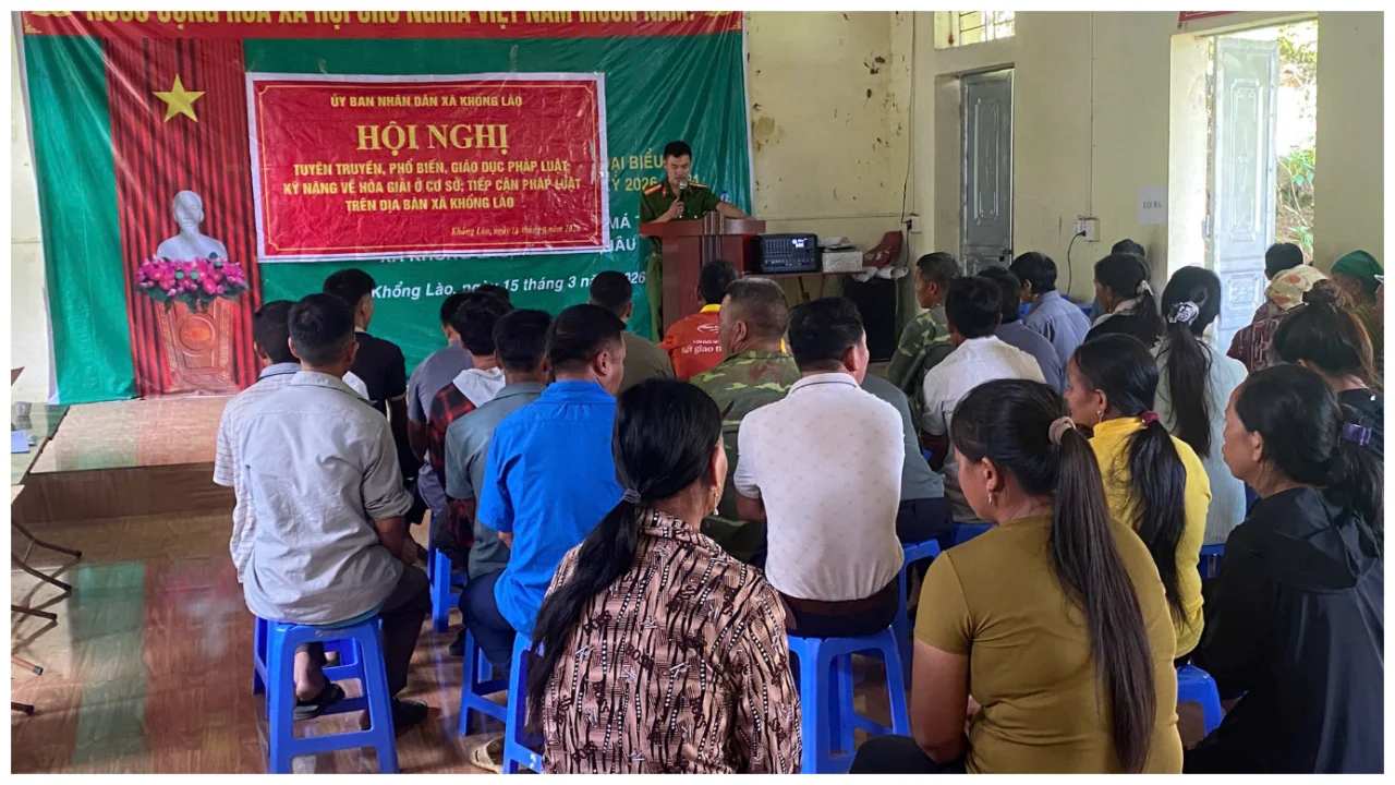 Công an xã Khổng Lào đẩy mạnh tuyên truyền, 100% hộ dân bản Má Tiển ký cam kết không có ma túy”