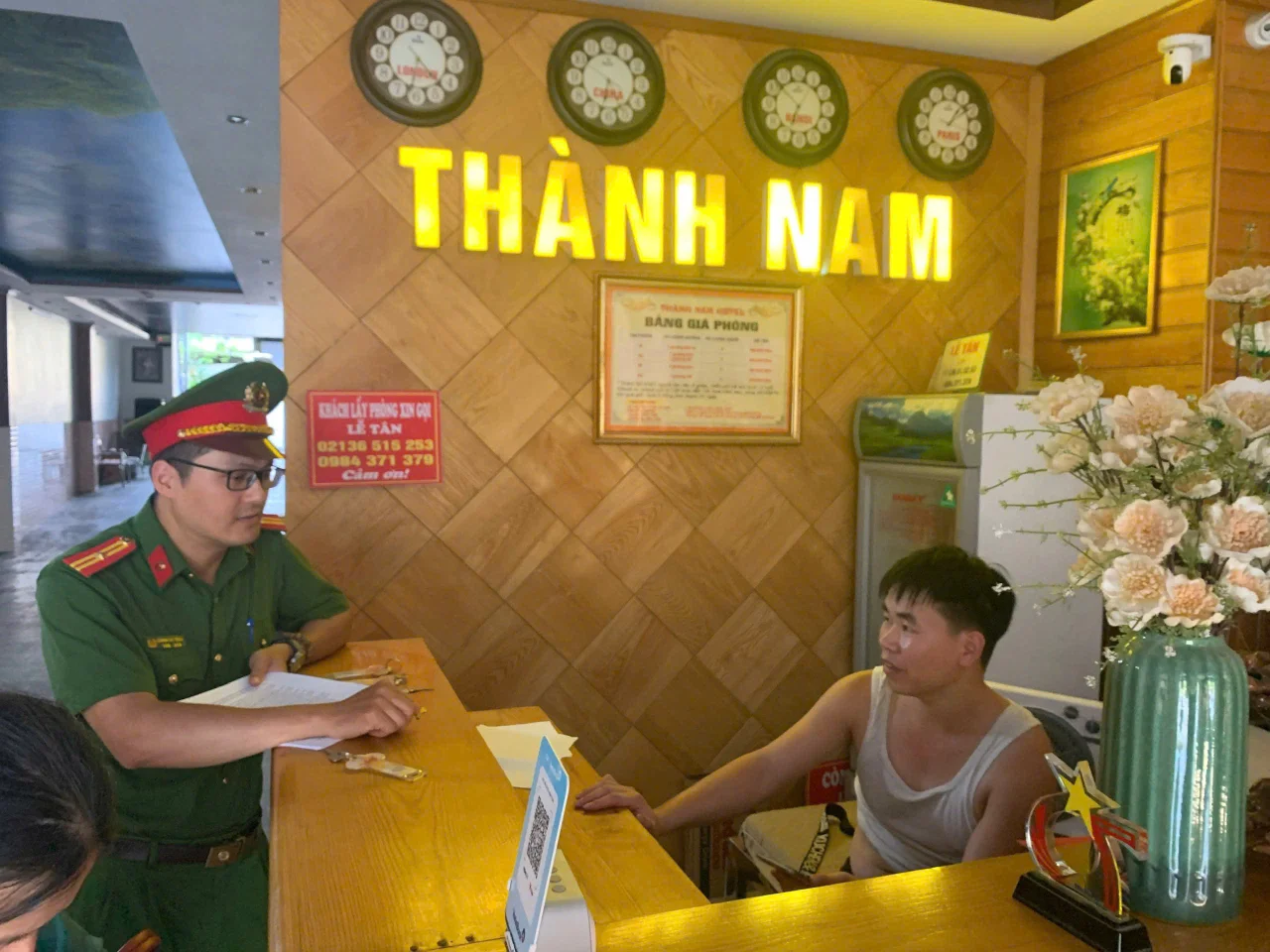Công an phường tăng cường hướng dẫn, quản lý lưu trú trước thềm Quốc khánh 2/9.