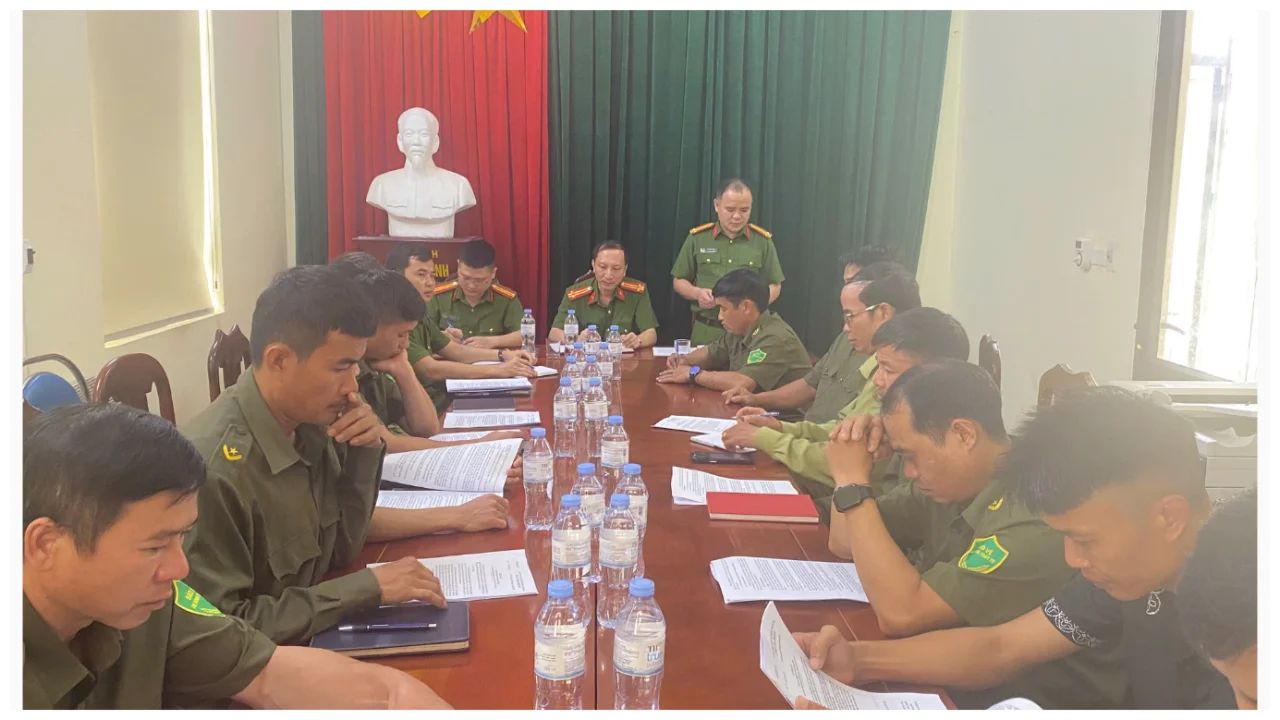 Công an xã Khổng Lào triển khai chiến dịch cao điểm 100 ngày làm sạch dữ liệu phương tiện và bao quát địa bàn cơ sở