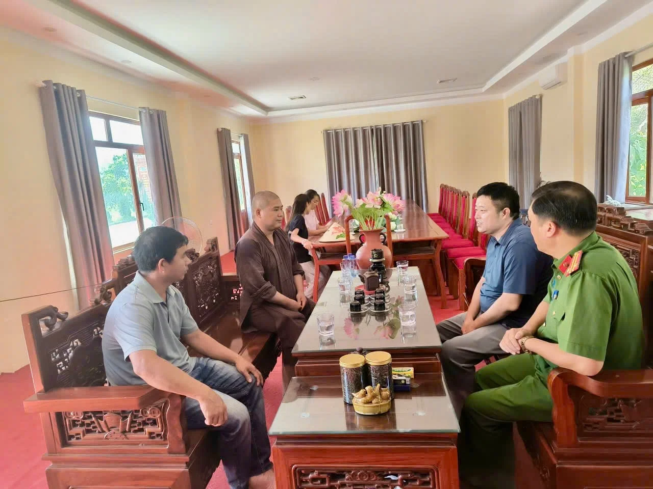 Công an phường Tân Phong phối hợp kiểm tra công tác bảo đảm An ninh trật tự, Phòng cháy chữa cháy tại Chùa Linh Sơn, phục vụ Đại lễ Vu lan Báo hiếu năm 2026.